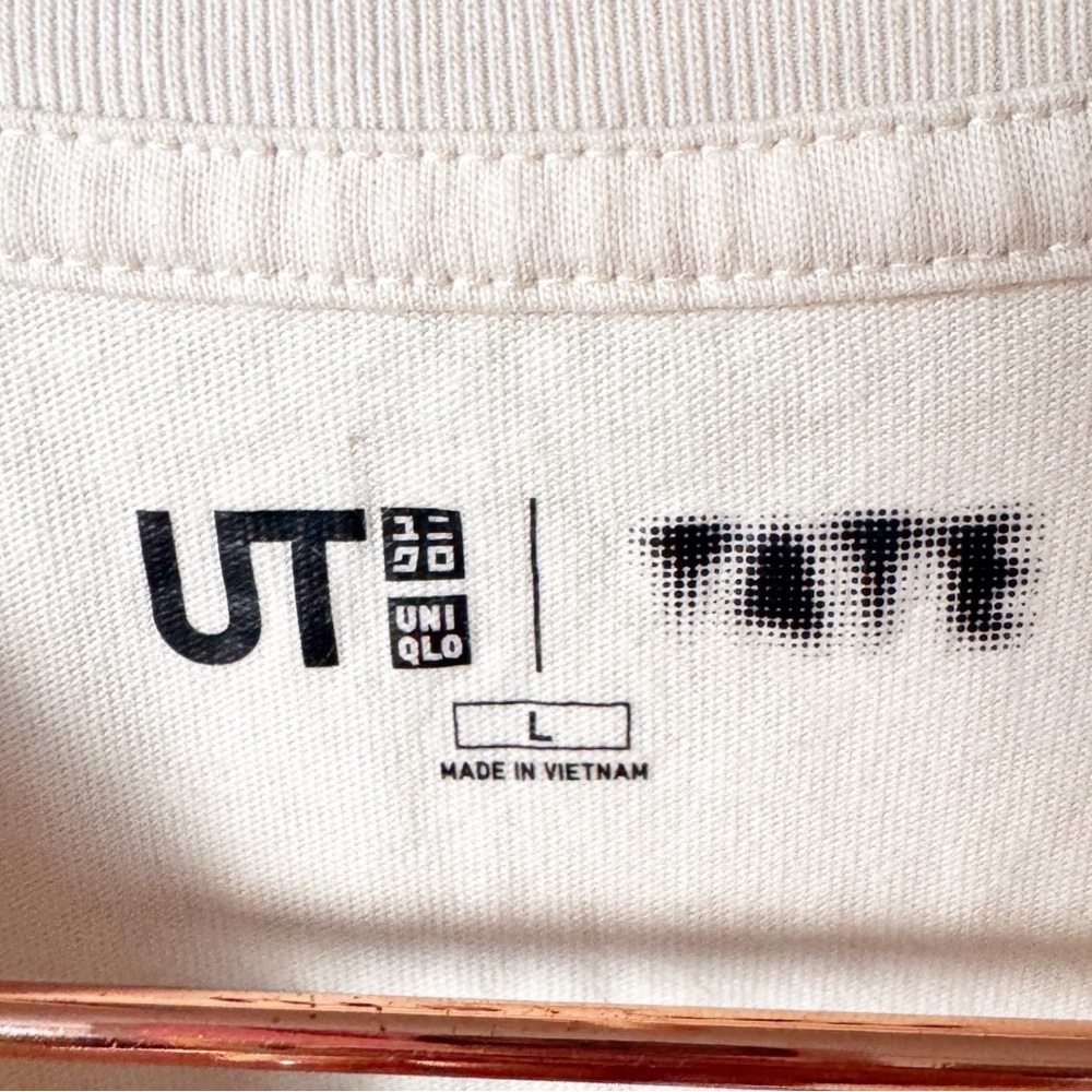 Uniqlo Curated by Tate Short Sleeve UT museum collection - Picture 7 of 12